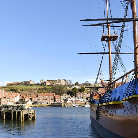 Bosun's Quarters * 휫비